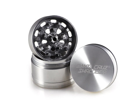 Santa Cruz Shredder | Medium 4 Piece - Peace Pipe 420